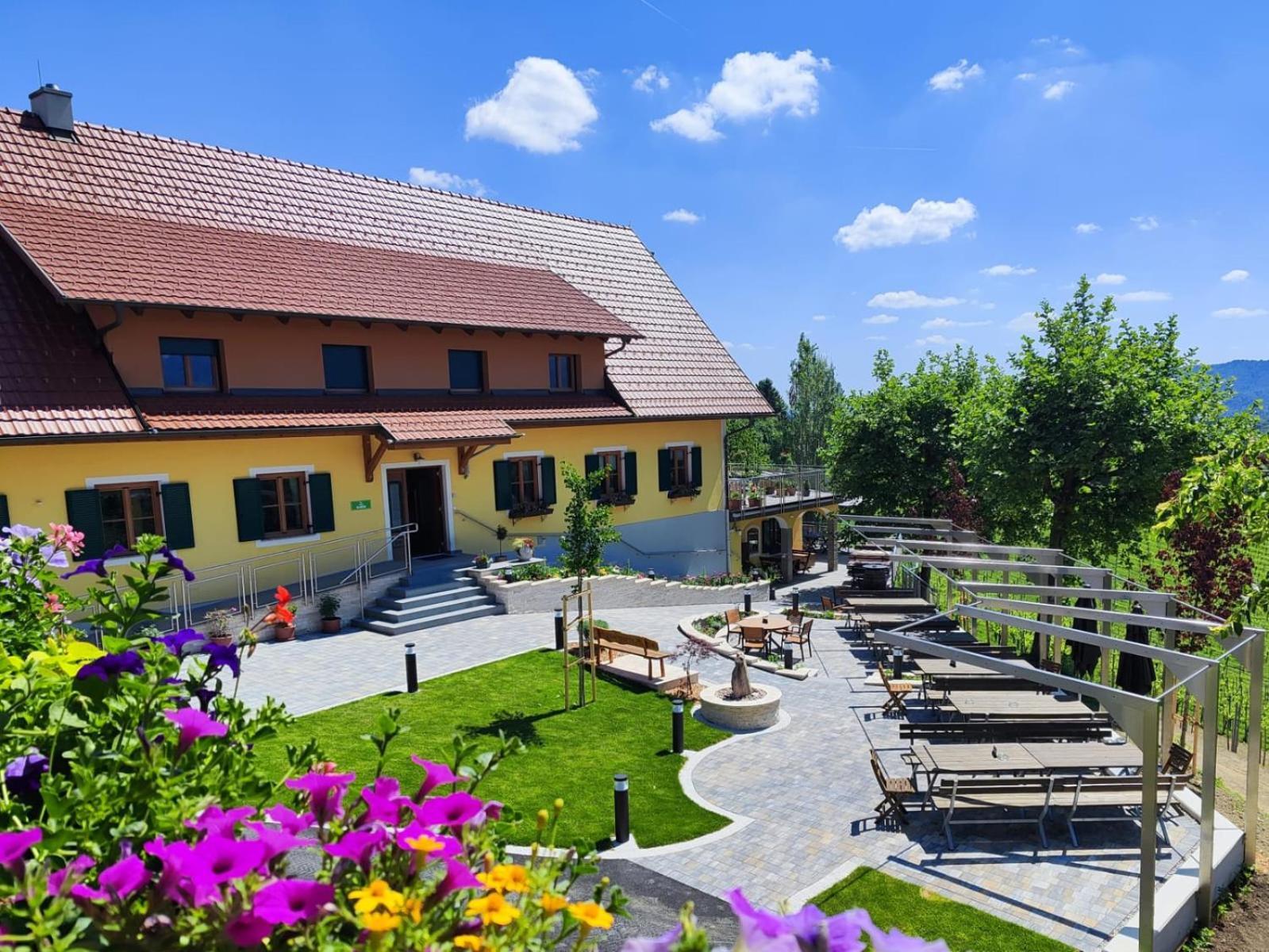 里欧查赫Weingut Fellner住宿加早餐旅馆 外观 照片